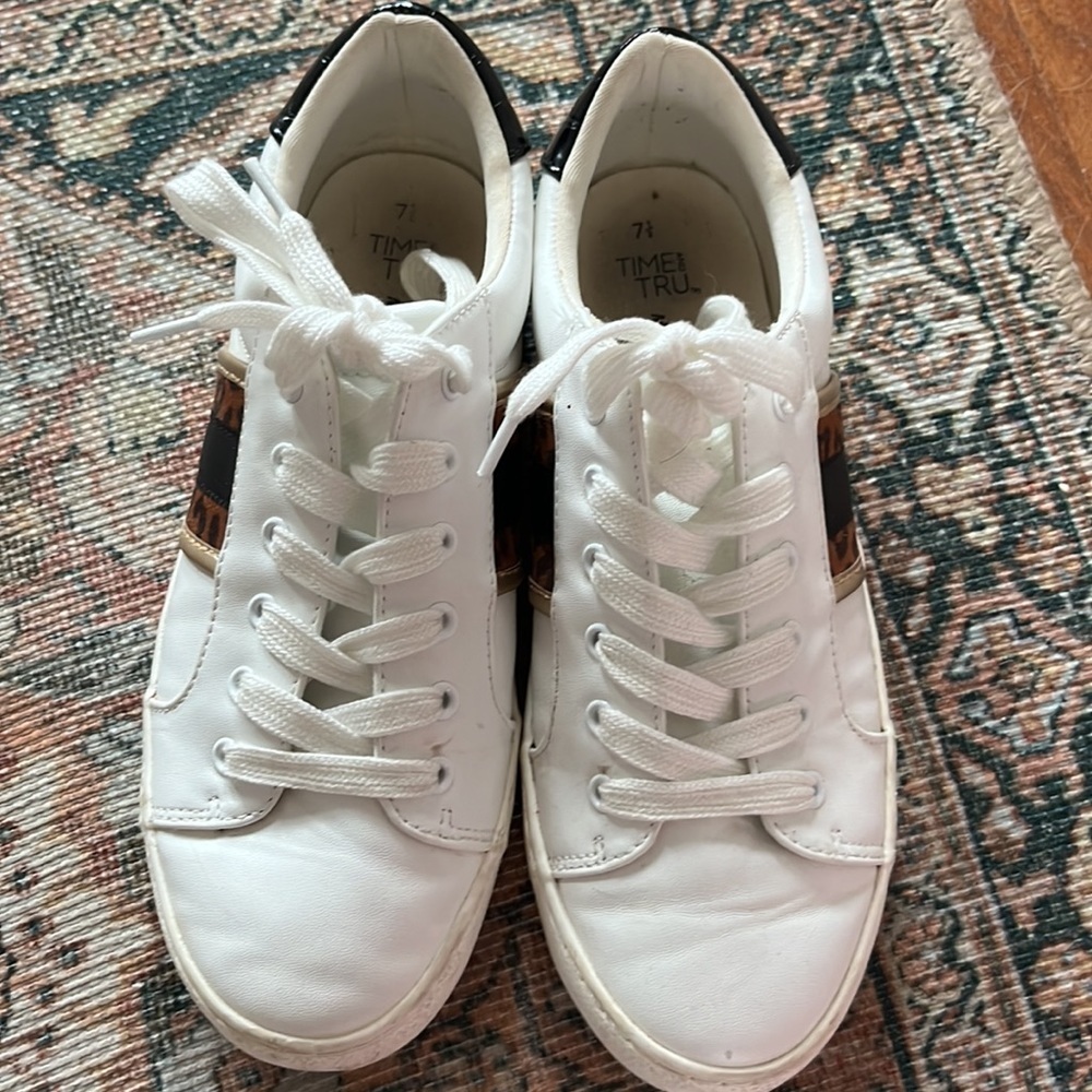 Time and Tru white leather sneakers with leopard stripe - Picture 3 of 4